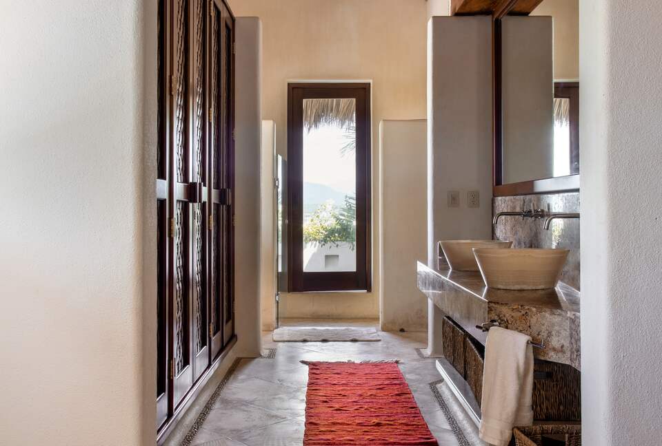 Mirador 13 — with 47' fishing yacht! - Ixtapa Zihuatanejo, Mexico