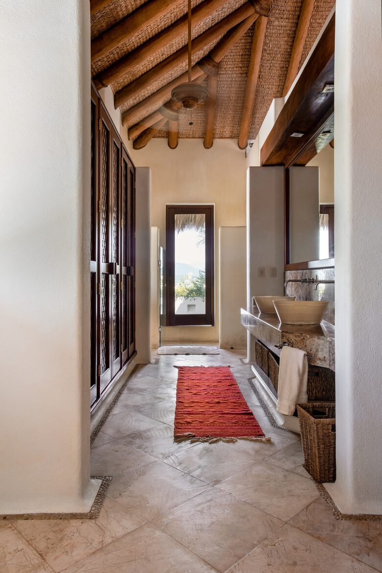 Mirador 13 — with 47' fishing yacht! - Ixtapa Zihuatanejo, Mexico