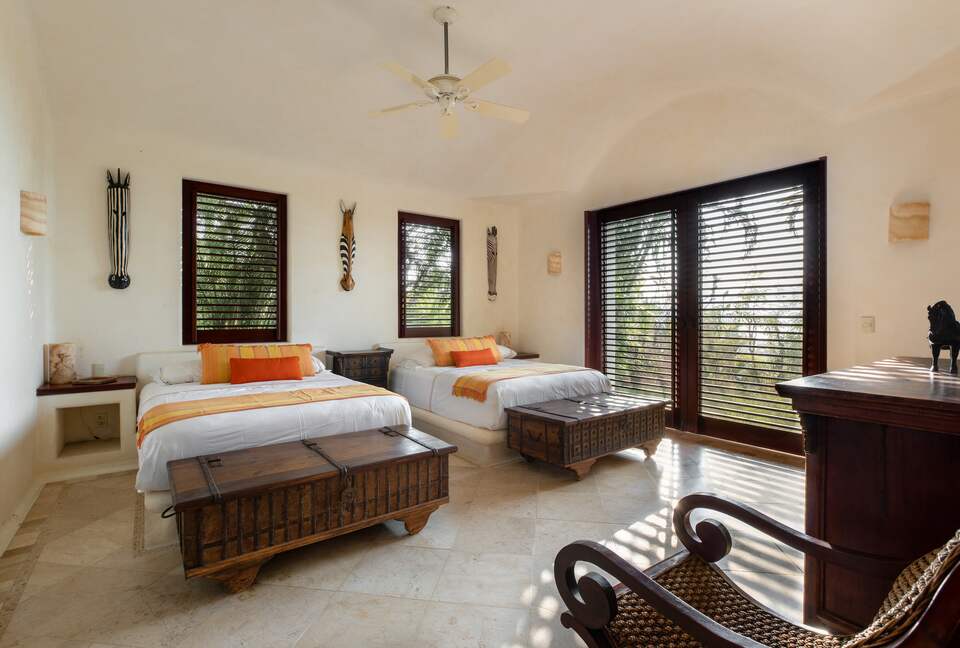 Mirador 13 — with 47' fishing yacht! - Ixtapa Zihuatanejo, Mexico