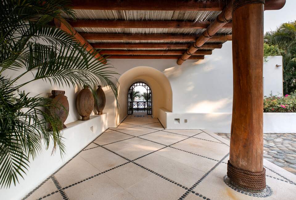 Mirador 13 — with 47' fishing yacht! - Ixtapa Zihuatanejo, Mexico