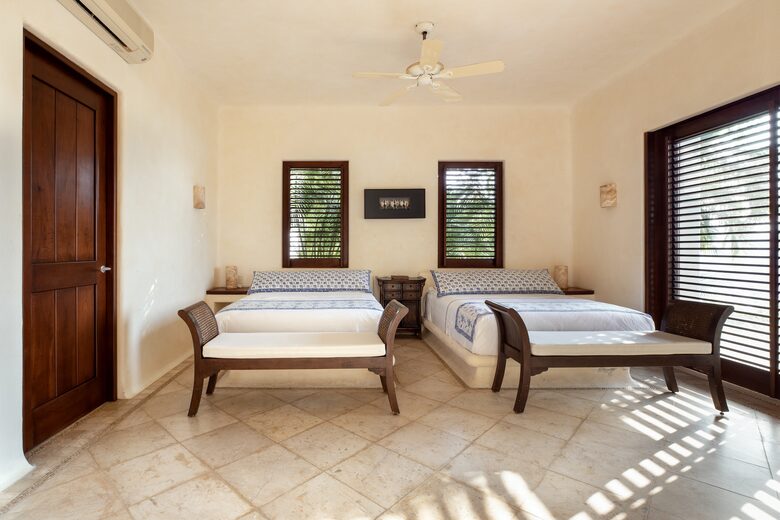 Mirador 13 — with 47' fishing yacht! - Ixtapa Zihuatanejo, Mexico