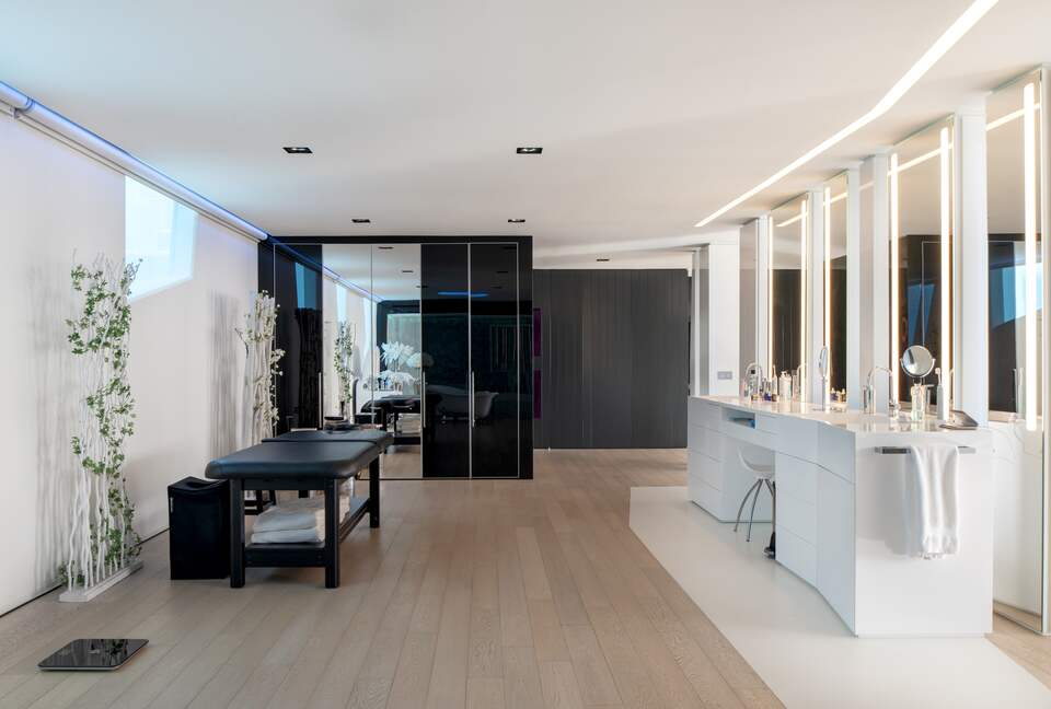 Ibiza style Barcelona (R) - Badalona, Spain