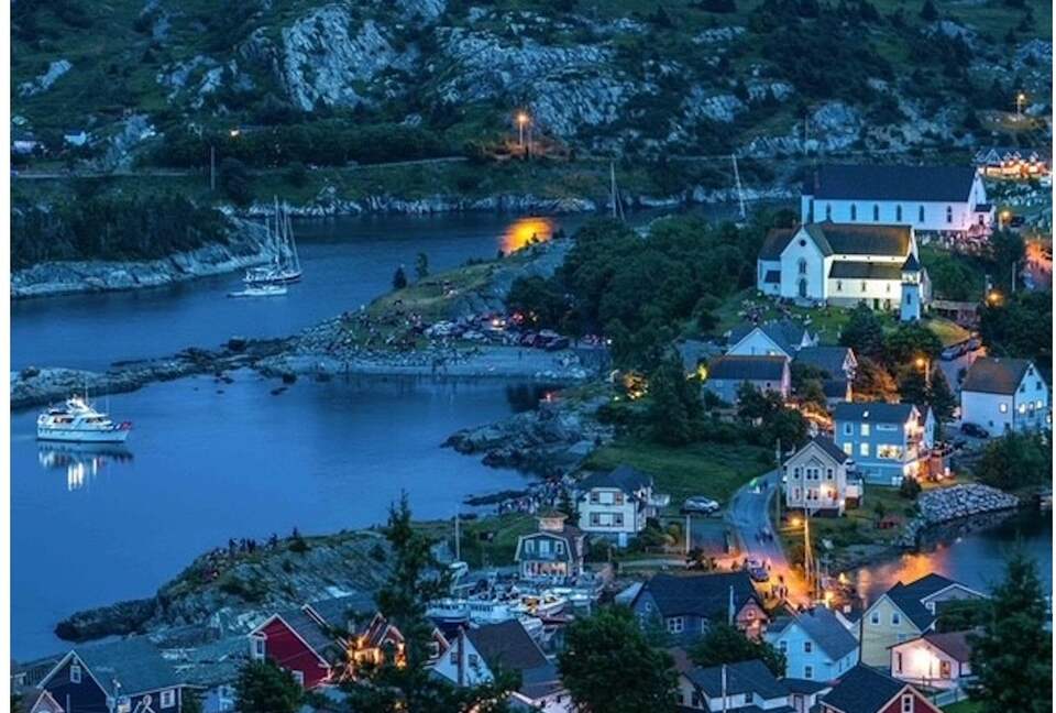 Stunning Newfoundland Seaside Retreat - Conception Bay South, Canada
