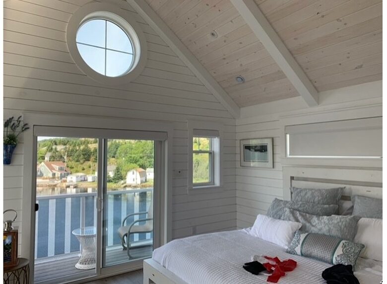 Stunning Newfoundland Seaside Retreat - Conception Bay South, Canada