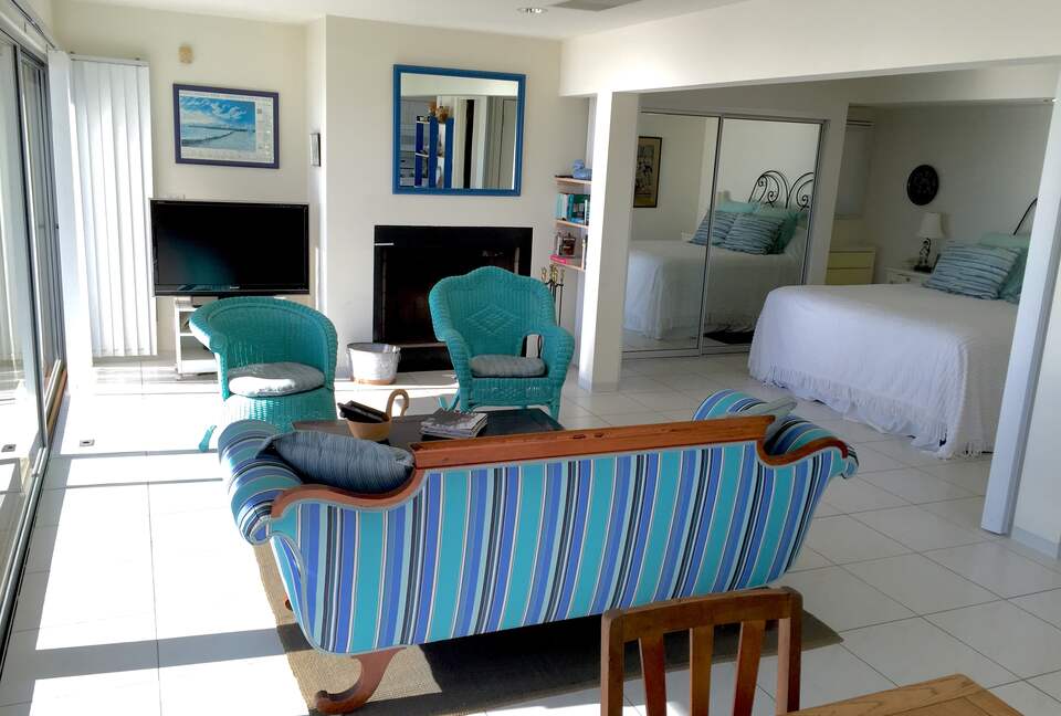 Stunning Beachfront House on Magnificent West Malibu Cove - Malibu, California