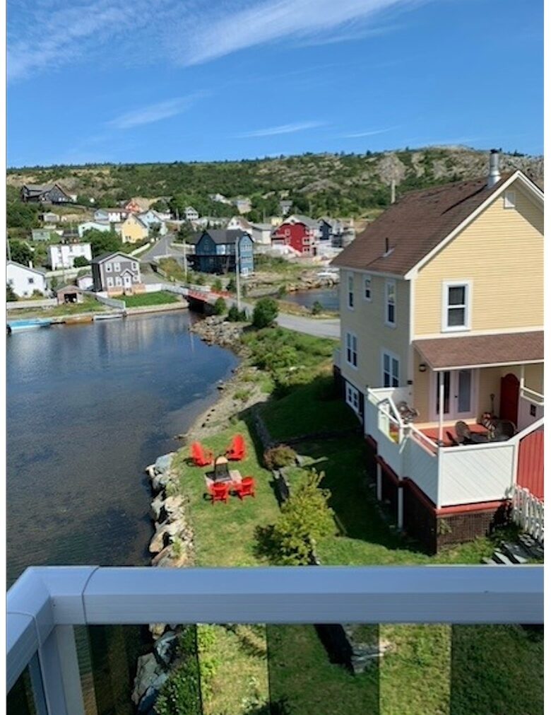Stunning Newfoundland Seaside Retreat - Conception Bay South, Canada