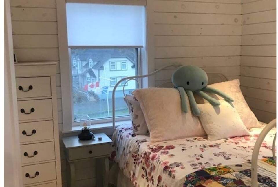 Stunning Newfoundland Seaside Retreat - Conception Bay South, Canada