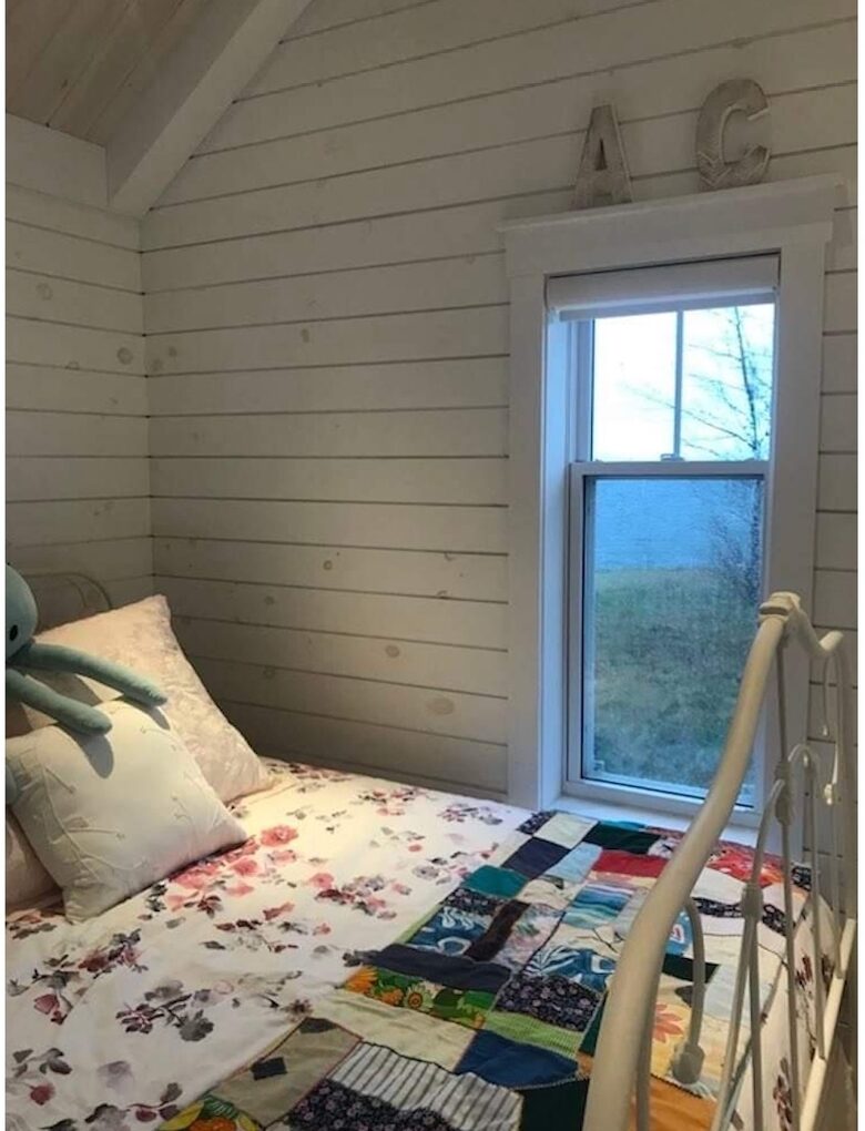 Stunning Newfoundland Seaside Retreat - Conception Bay South, Canada