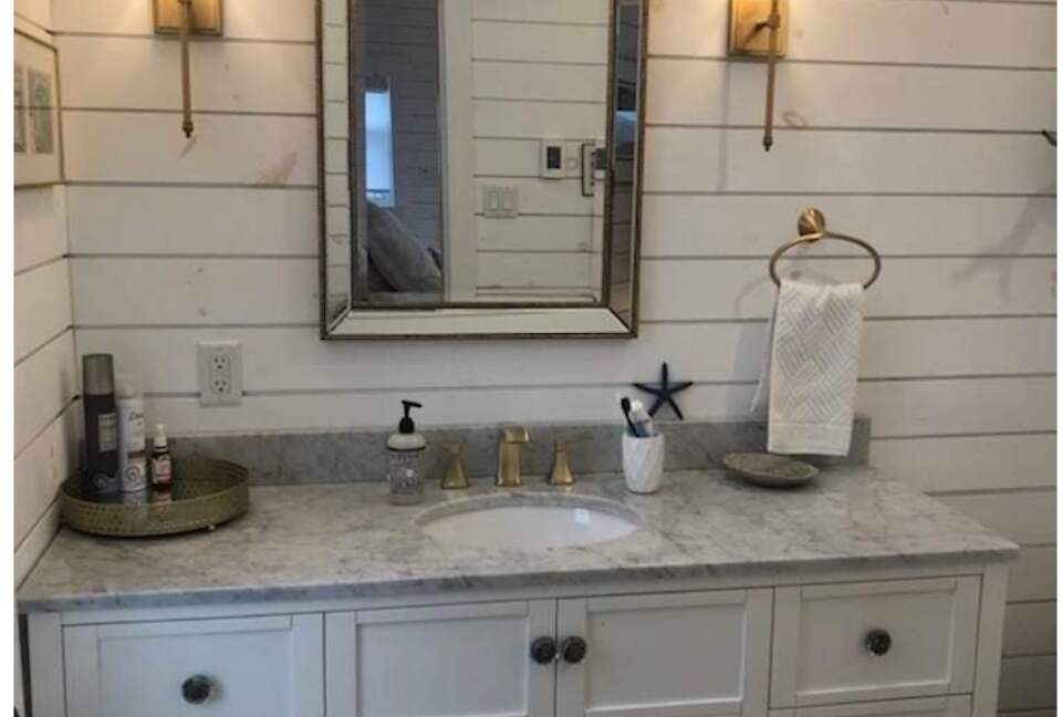 Stunning Newfoundland Seaside Retreat - Conception Bay South, Canada