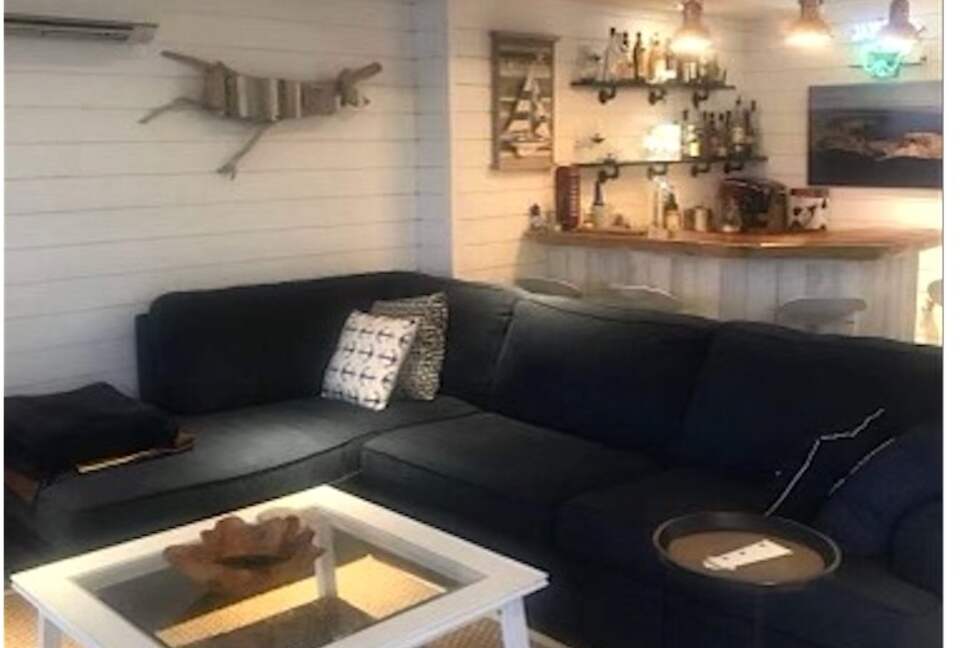 Stunning Newfoundland Seaside Retreat - Conception Bay South, Canada