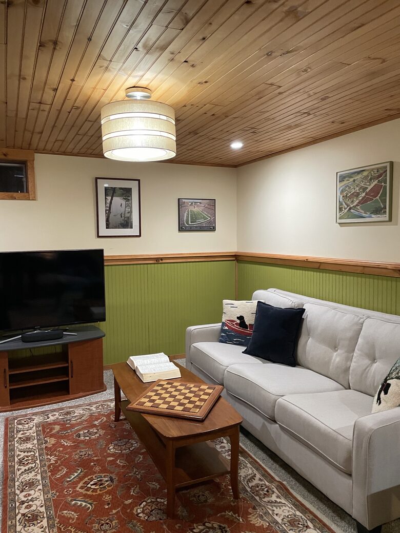 The Lakehouse - New Hampton, New Hampshire