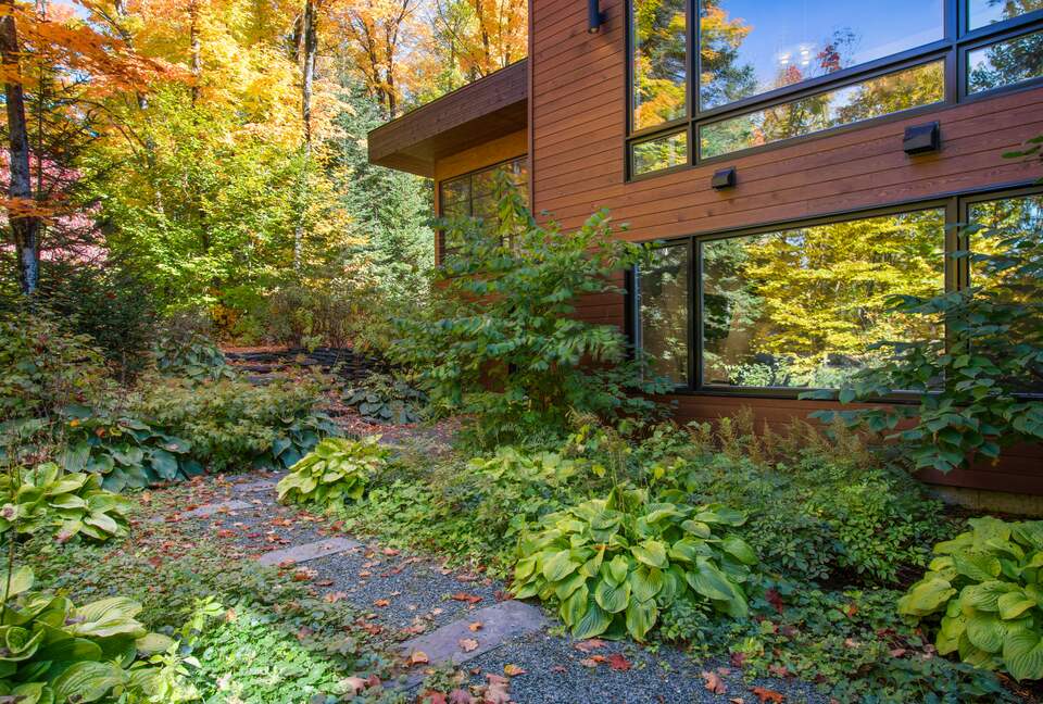 Lakefront Designer Home - St-Donat, Canada