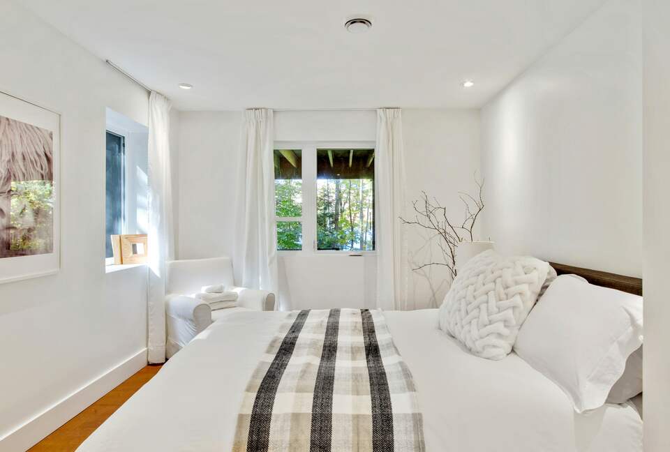 Lakefront Designer Home - St-Donat, Canada