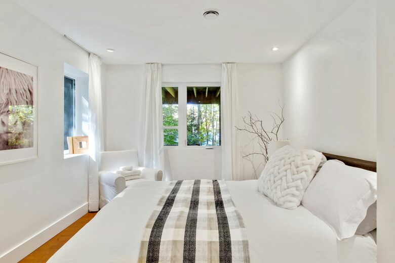 Lakefront Designer Home - St-Donat, Canada