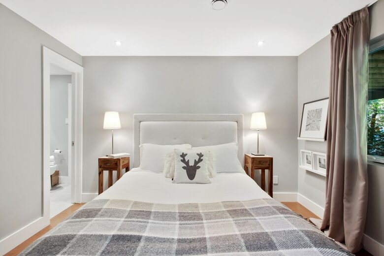 Lakefront Designer Home - St-Donat, Canada