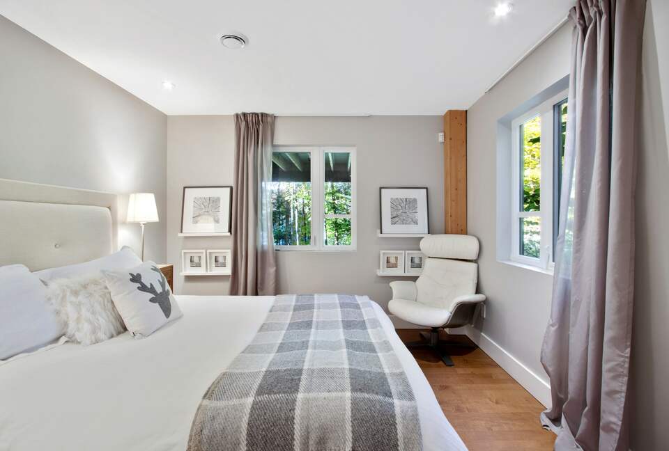 Lakefront Designer Home - St-Donat, Canada