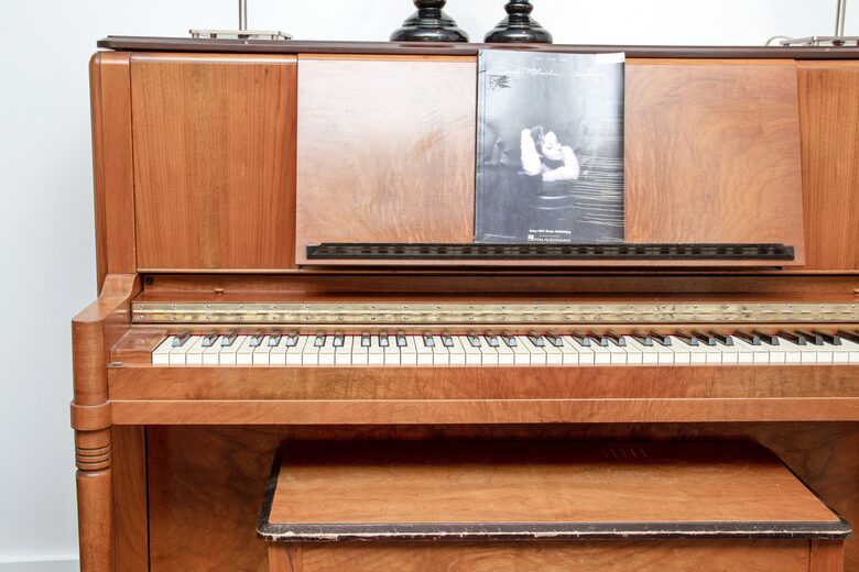 Lakefront Designer Home - St-Donat, Canada