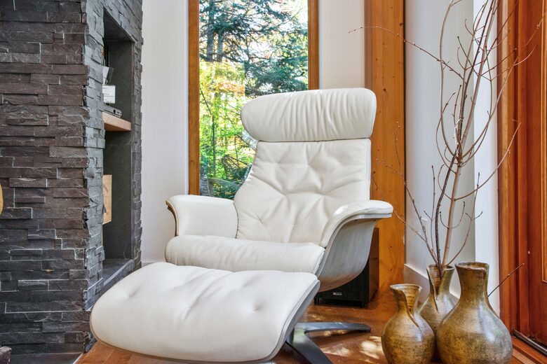 Lakefront Designer Home - St-Donat, Canada