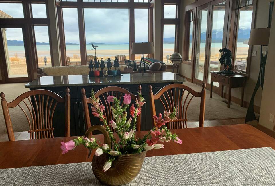 Home Exchange in Polson, Montana dining room views