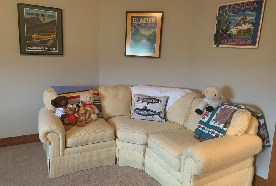 Home Exchange in Polson, Montana comfy extra seating