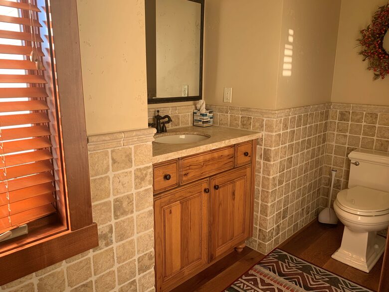 Home Exchange in Polson, Montana bathroom