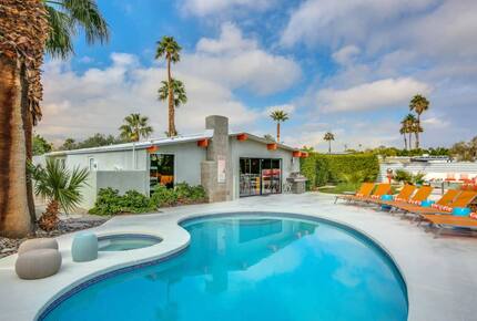 Home Exchange in Palm Springs, CA, resort style pool