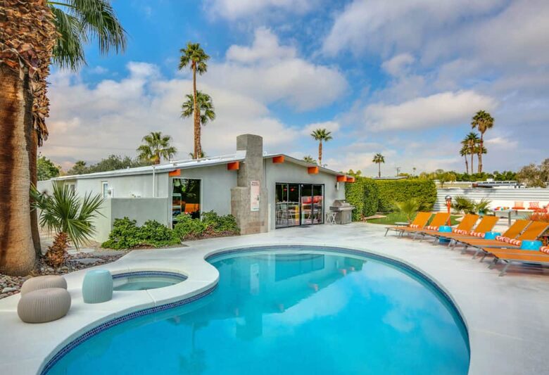 Home Exchange in Palm Springs, CA, resort style pool