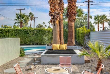 Home Exchange in Palm Springs, CA, outdoor lounge