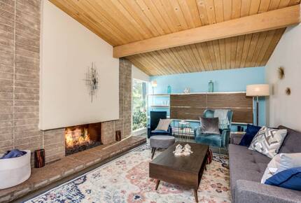 Home Exchange in Palm Springs, CA, 70s decor living room