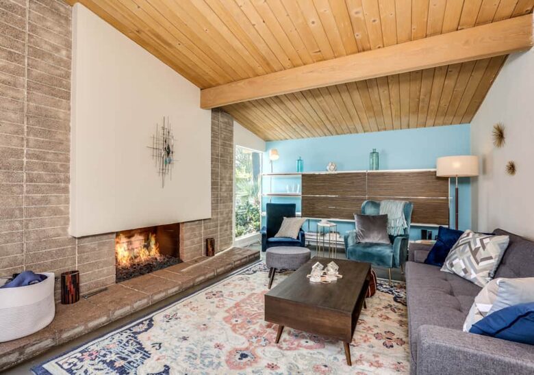 Home Exchange in Palm Springs, CA, 70s decor living room