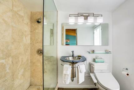 Home Exchange in Palm Springs, CA, master bath