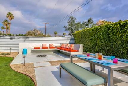 Home Exchange in Palm Springs, CA, dining table