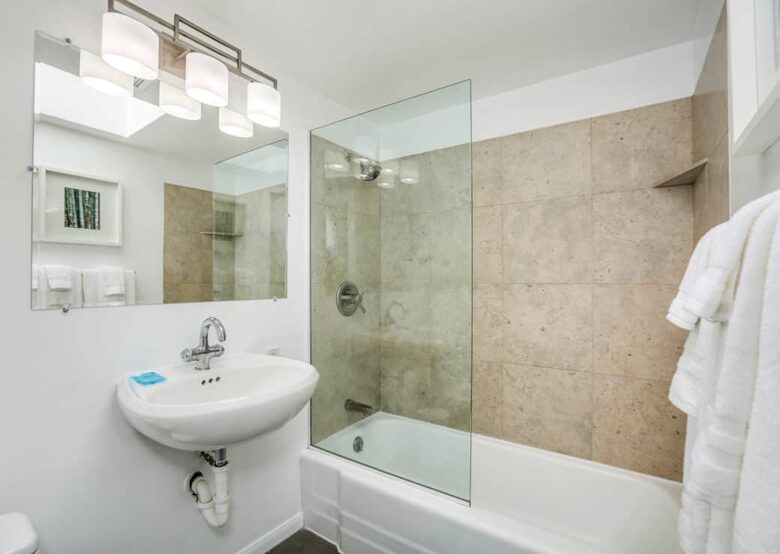 Home Exchange in Palm Springs, CA, guest bathroom