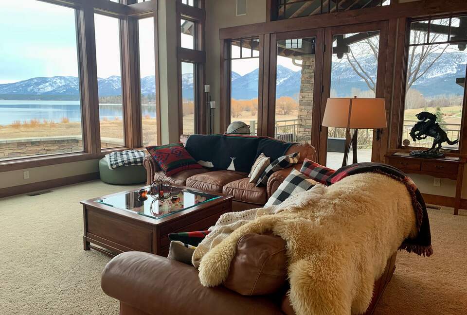 Home Exchange in Polson, Montana family room with a view