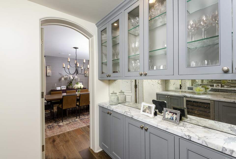 Home Exchange in Santa Monica, CA, bar area