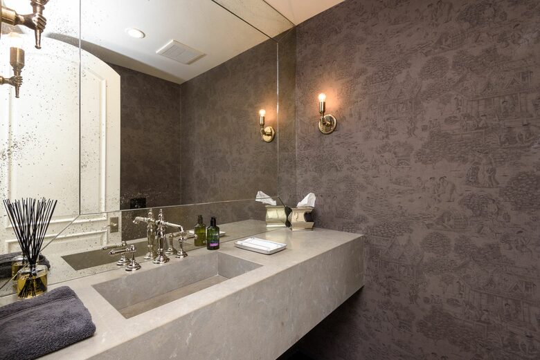 Home Exchange in Santa Monica, CA, powder bathroom