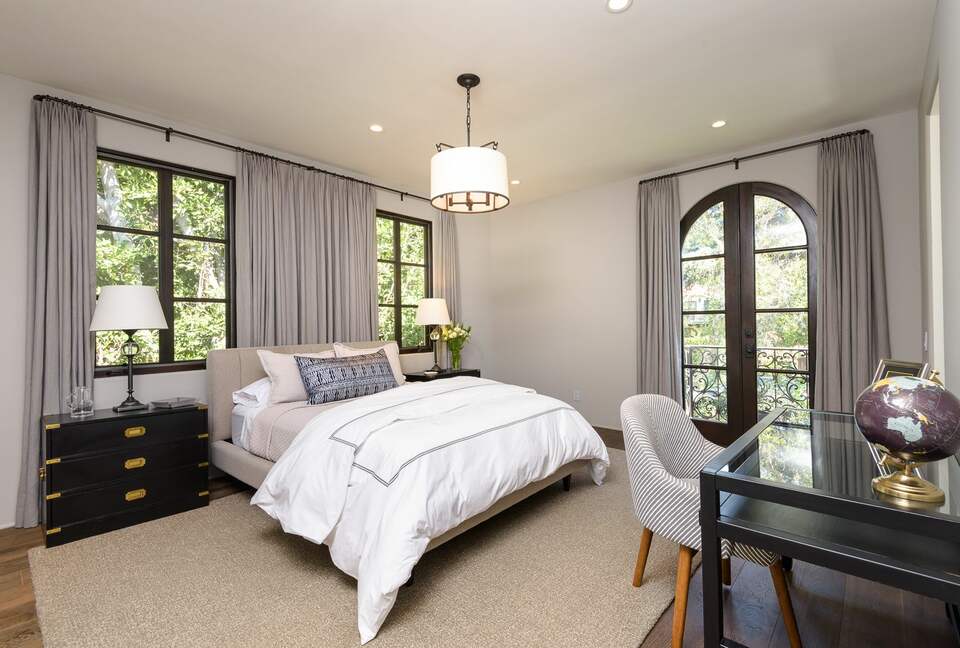 Home Exchange in Santa Monica, CA, first guest bedroom