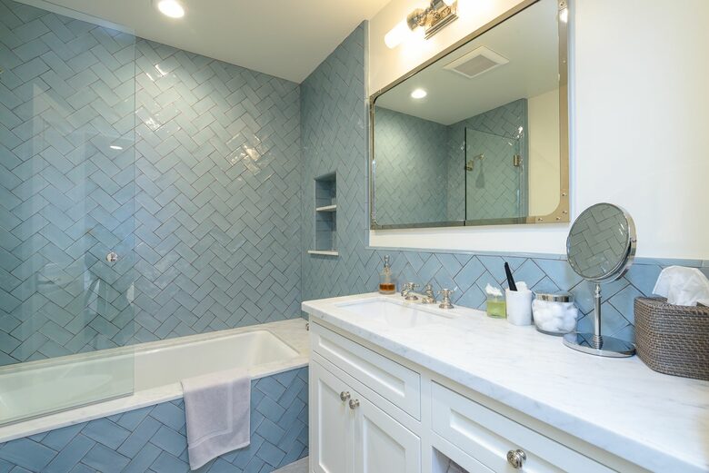 Home Exchange in Santa Monica, CA, fourth guest bathroom