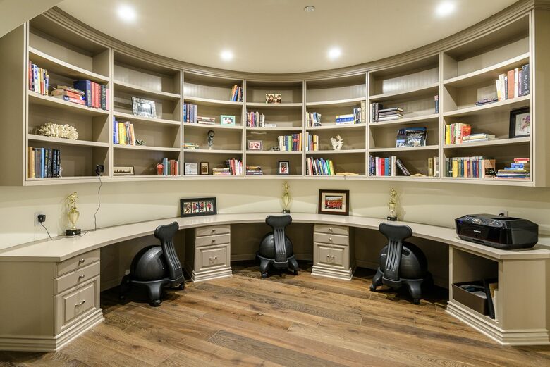 Home Exchange in Santa Monica, CA, office space for three