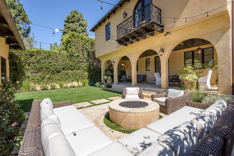 Home Exchange in Santa Monica, CA, outdoor living spaces