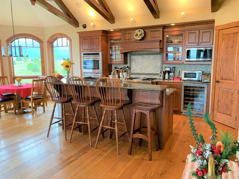 Home Exchange in Polson, Montana kitchen with bar seating