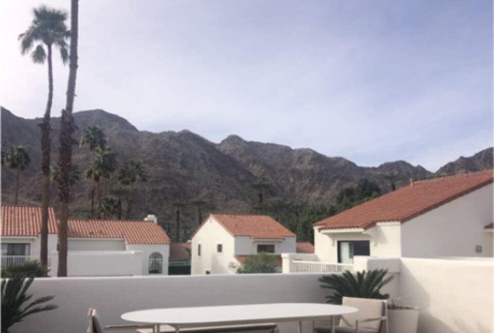 Rooftop dining for 8