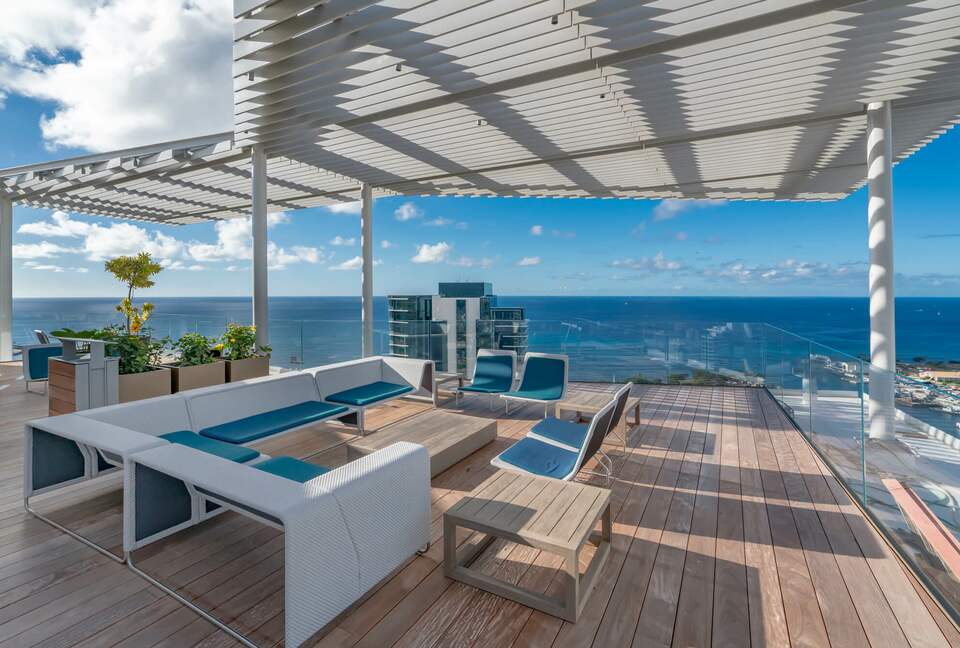 Heart of Kaka'ako Luxury Apartment - Honolulu, Hawaii