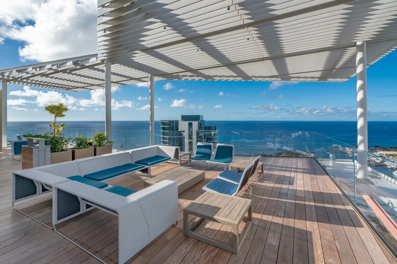 Heart of Kaka'ako Luxury Apartment - Honolulu, Hawaii