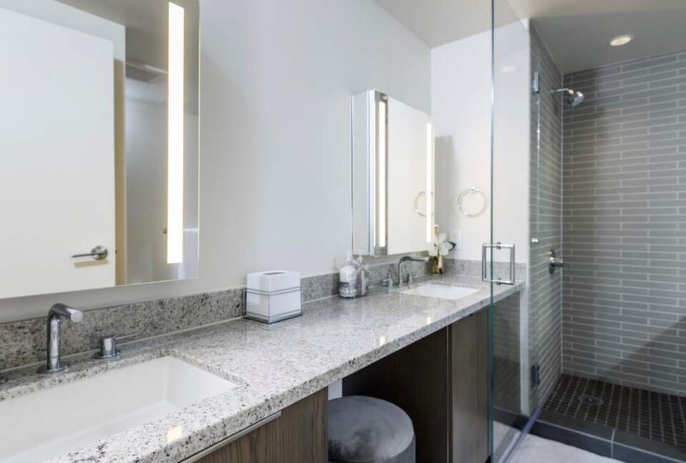 Heart of Kaka'ako Luxury Apartment - Honolulu, Hawaii