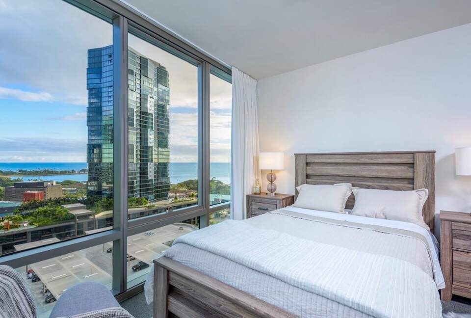 Heart of Kaka'ako Luxury Apartment - Honolulu, Hawaii