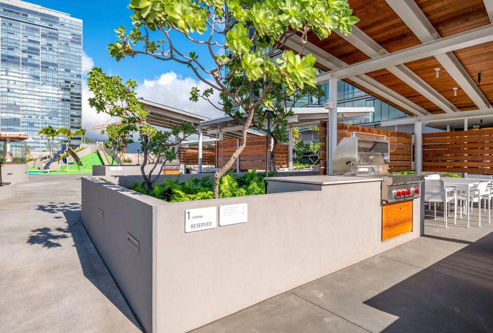 Heart of Kaka'ako Luxury Apartment - Honolulu, Hawaii