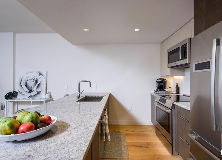 Heart of Kaka'ako Luxury Apartment - Honolulu, Hawaii