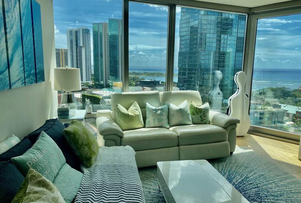 Heart of Kaka'ako Luxury Apartment - Honolulu, Hawaii