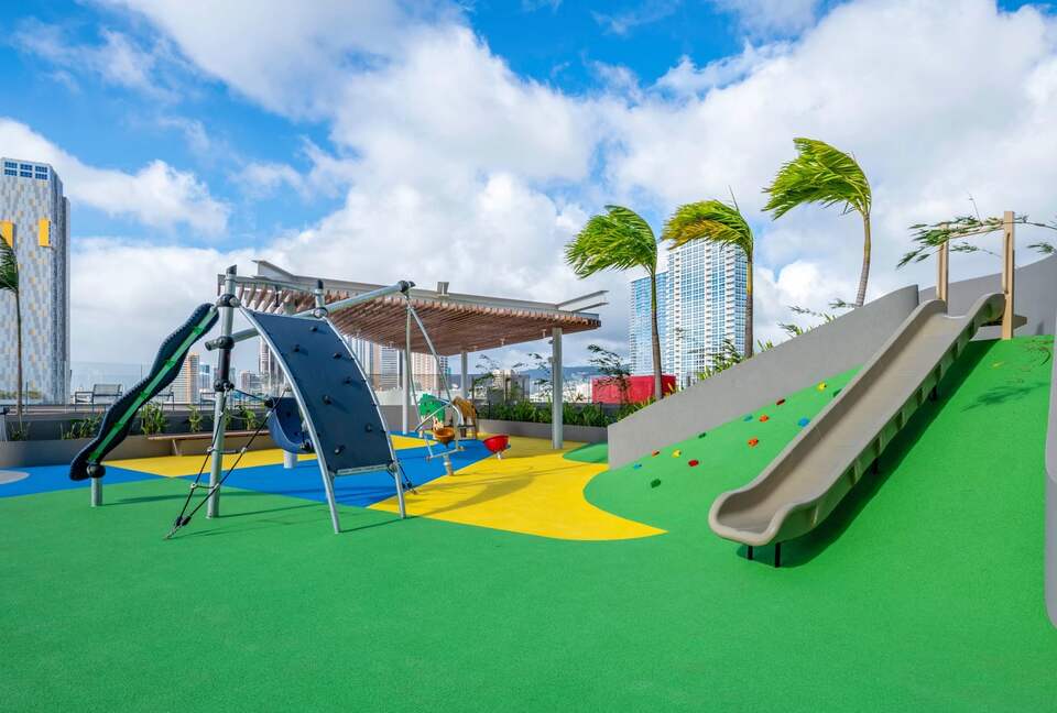 Heart of Kaka'ako Luxury Apartment - Honolulu, Hawaii